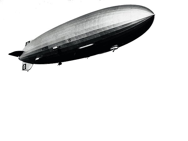 Old image of a zeppelin from the early 20th century